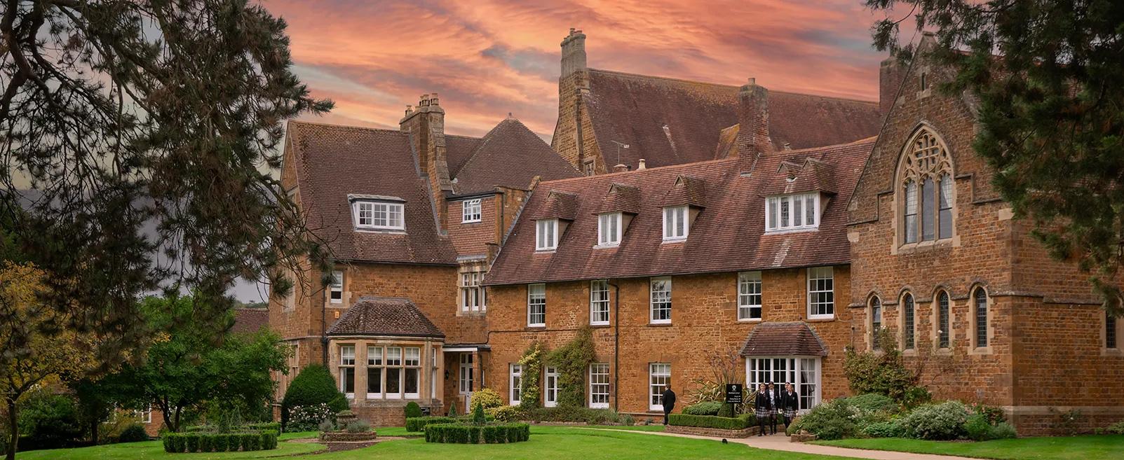 10 reasons why international families choose a British Boarding School | Dickinson School Consulting